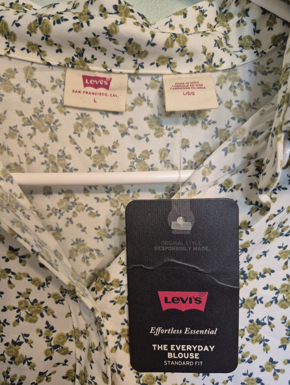 NWT Levi Women's White Satin Button-Up Blouse w Green Floral Print Size Large - Picture 5 of 7